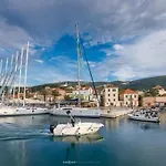 Apartments Vela Stiniva - Two Bedroom Apartment With Sea View And Terrace